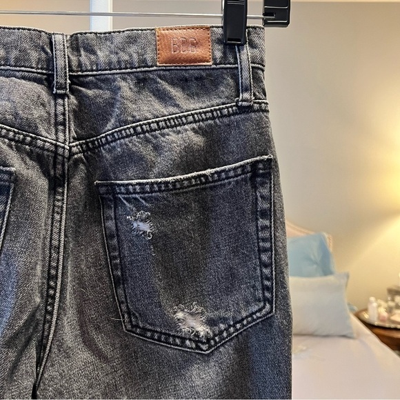 URBAN OUTFITTERS Black Jeans BDG 23 SLIM STRAIGHT High Waisted Holy Distressed - Picture 7 of 15